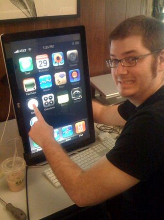 .iPhone_Huge_Eric_GI_m.jpg