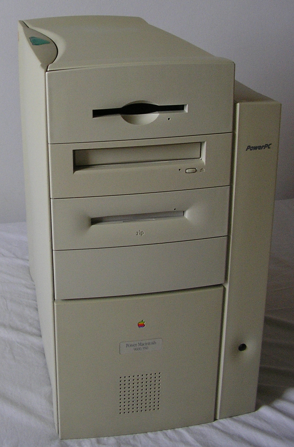 Power_Macintosh_9600_350.jpg