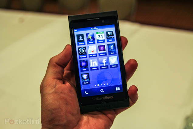 blackberry-10-detailed-flow-hub-0.jpg