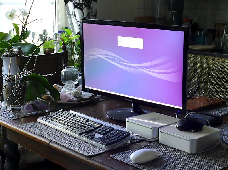 Mac-Mini-2007s-under-testing.jpg