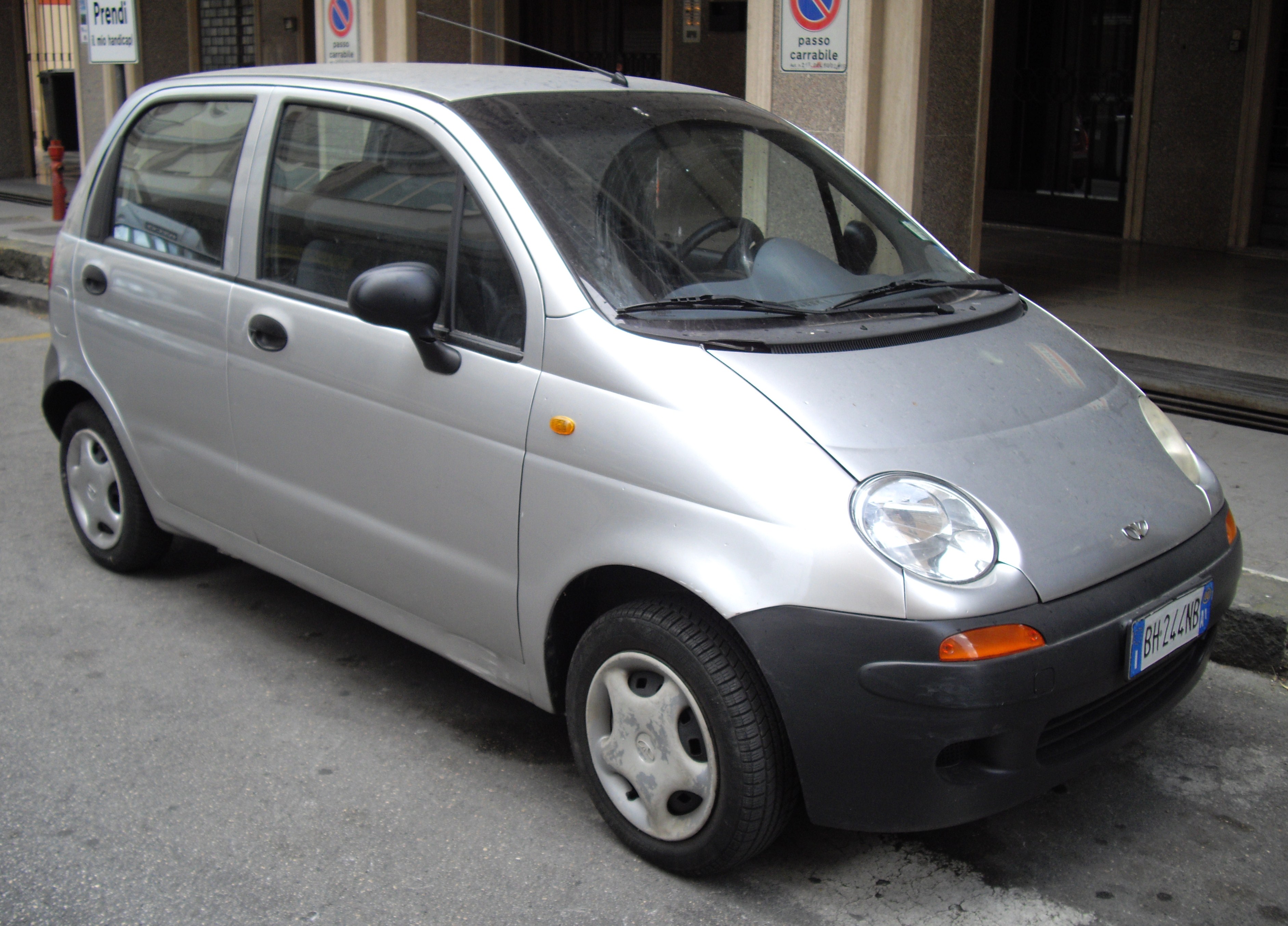 Daewoo_Matiz_M100_silver.JPG