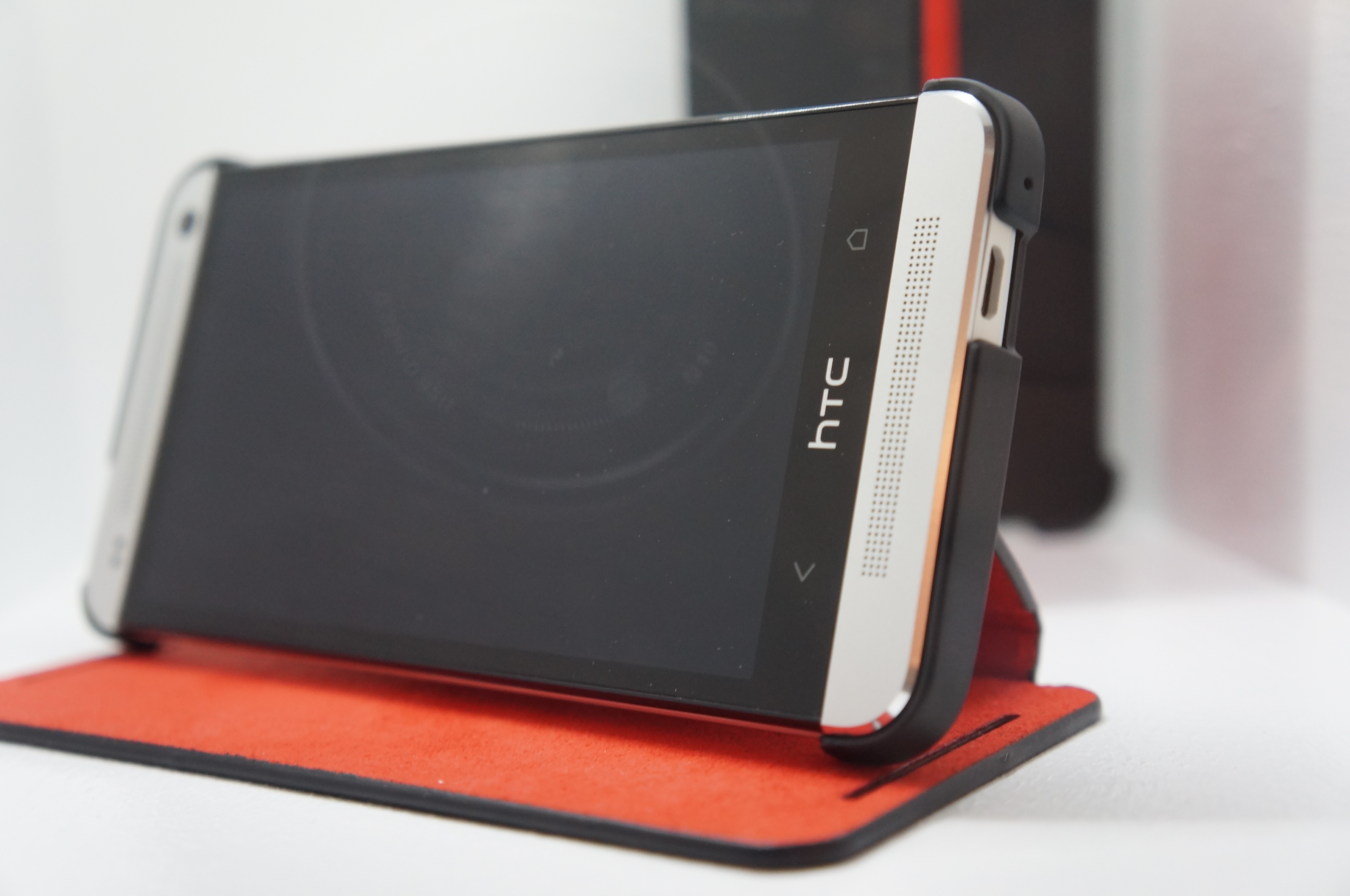 HTC-One-with-case.jpg