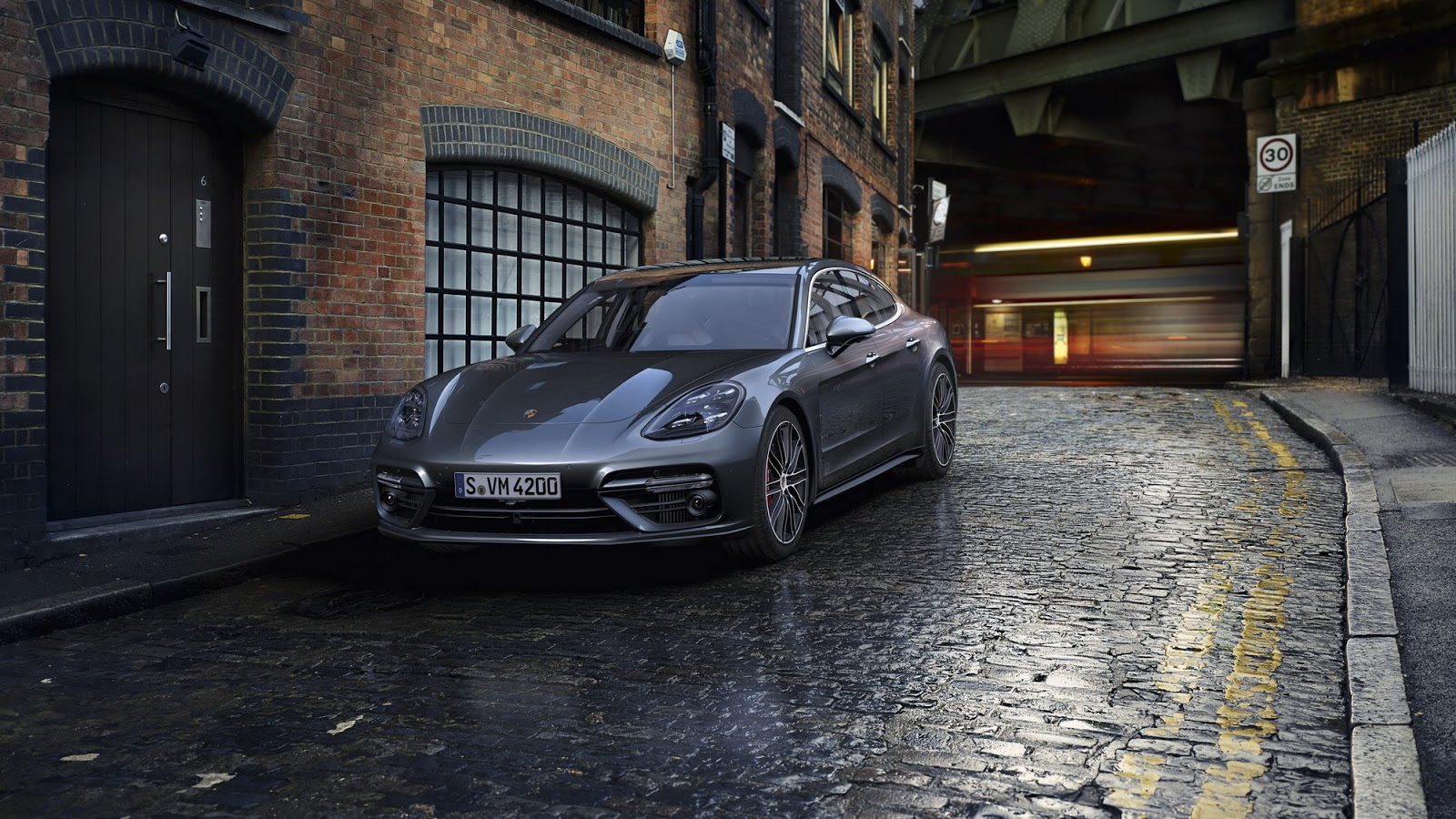 2017Panamera-12.jpg