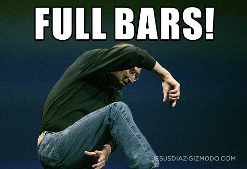 steve_jobs_holding_iphone_4.jpg