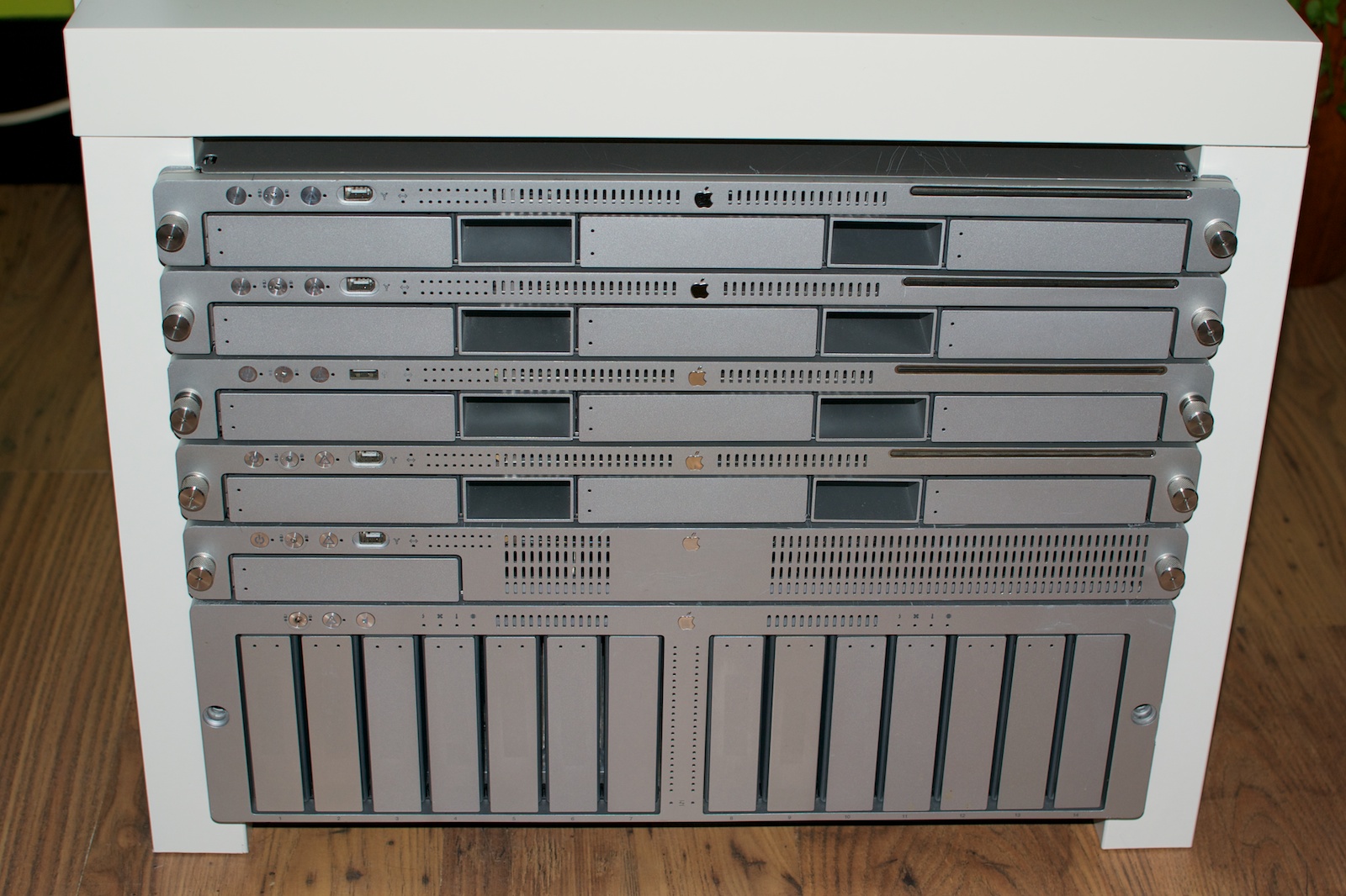 xserves_02.jpg