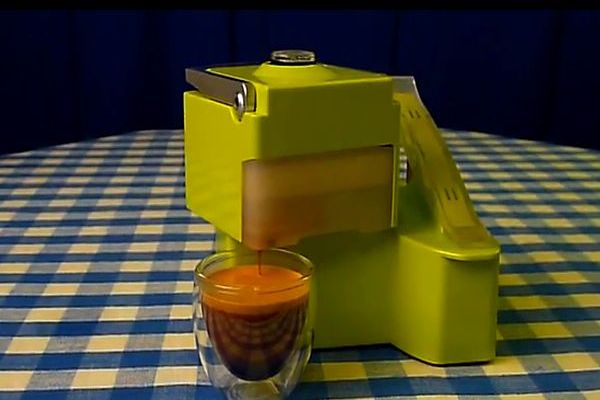 The-Nomad-portable-manual-espresso-machine_1.jpg