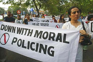 mumbai_art_freedom_protest_2_070514.jpg