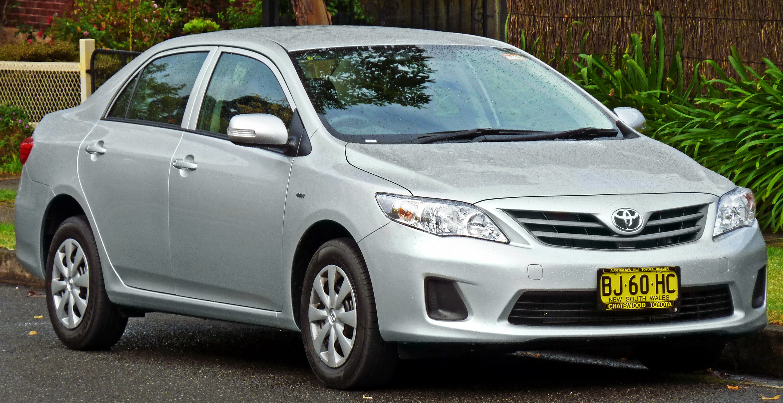 Toyota%20Corolla%20Ascent%20Sedan%202010-2011.jpg