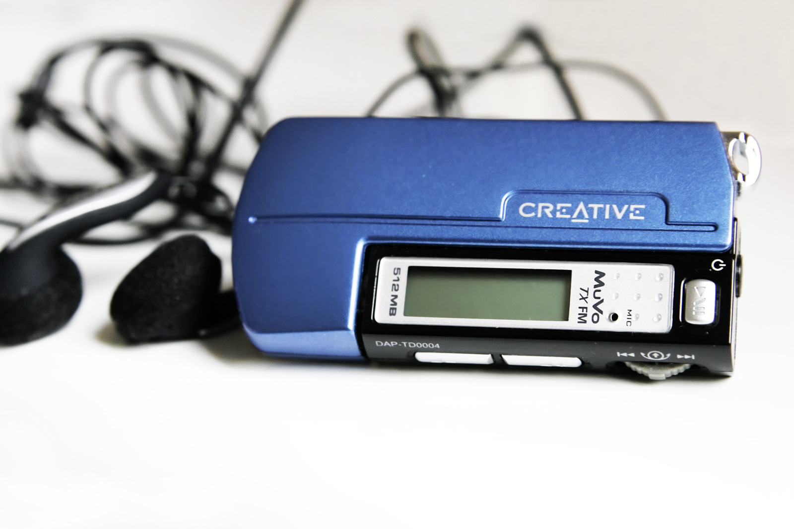Creative_muvo_TX_FM_512mb.jpg