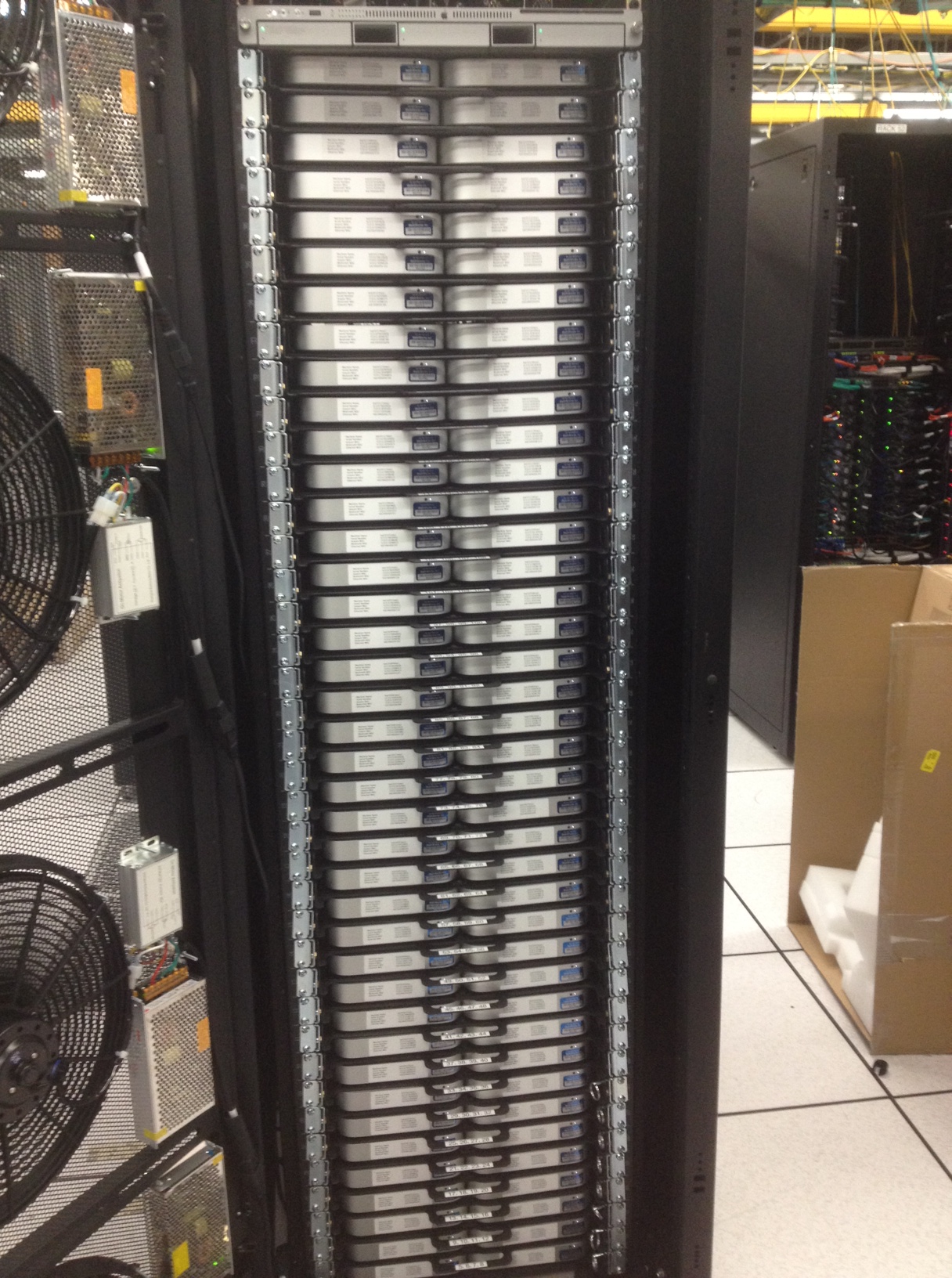 160-mac-mini-rack-01.jpg