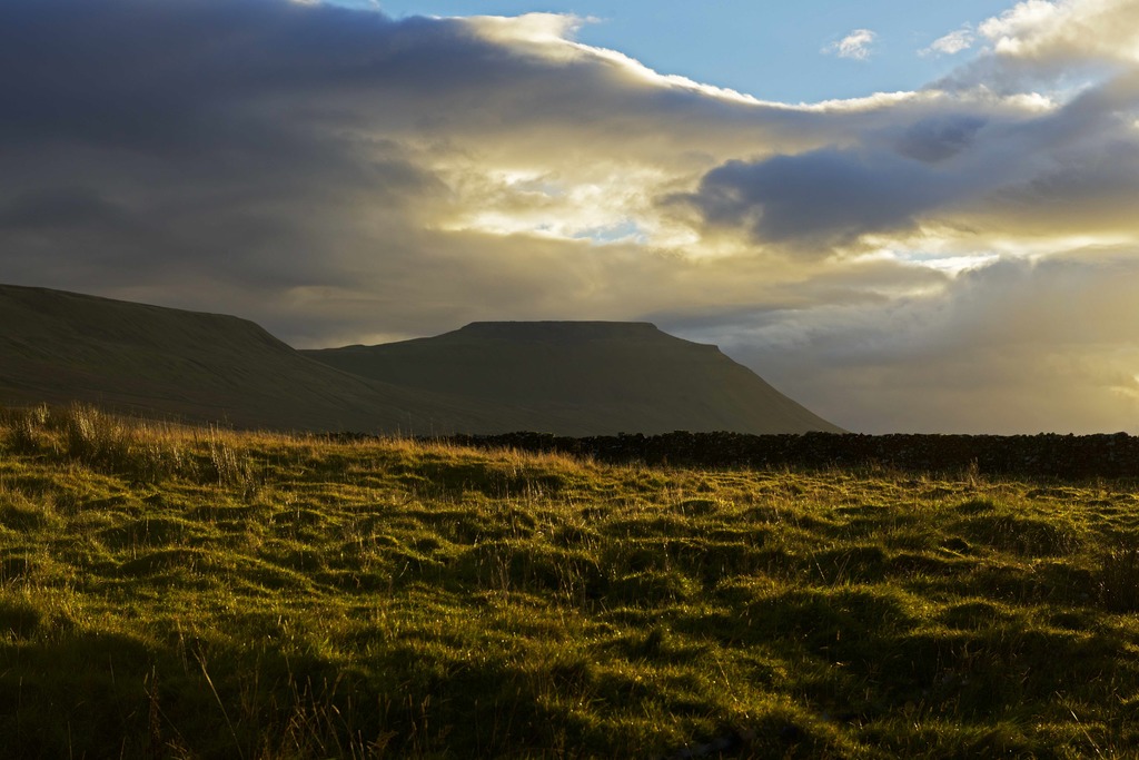 ingleborough_silhouette.jpg