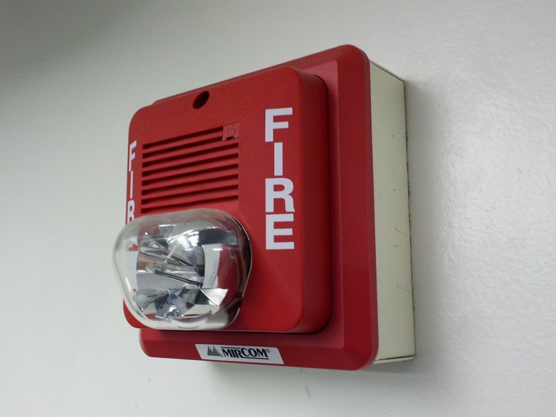 Mircom_Fire_Alarm_HornStrobe_(crop).jpg