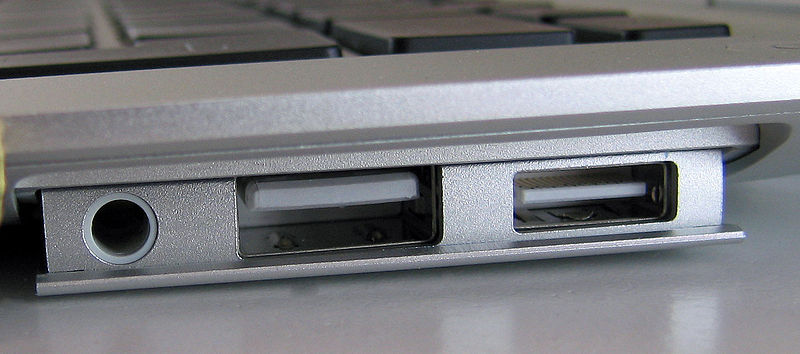 800px-Apple-MacBook-Air-Ports.jpg