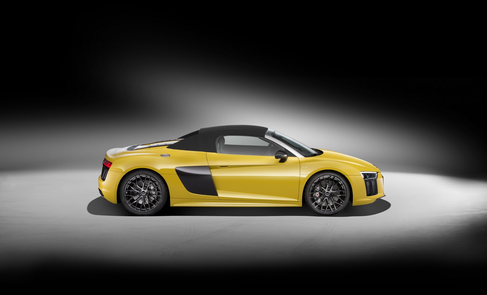 2017-Audi-R8-Spyder-20.jpg