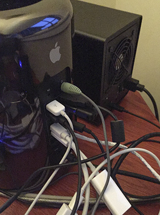 MacPro-with-wires.jpg