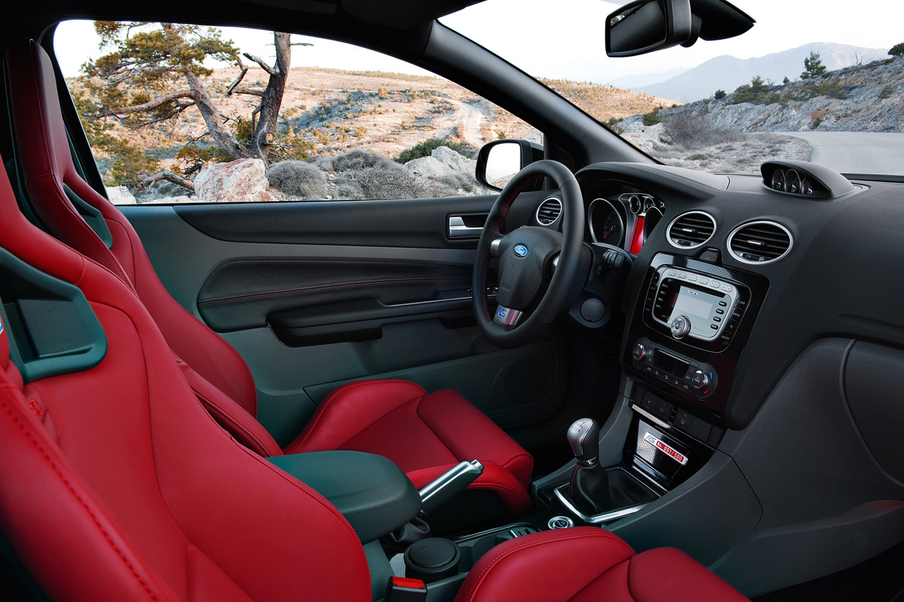 2011-ford-focus-rs500-interior1.jpg