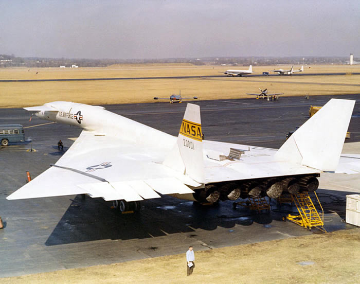 XB-70A-Valkyrie-USAF.jpg