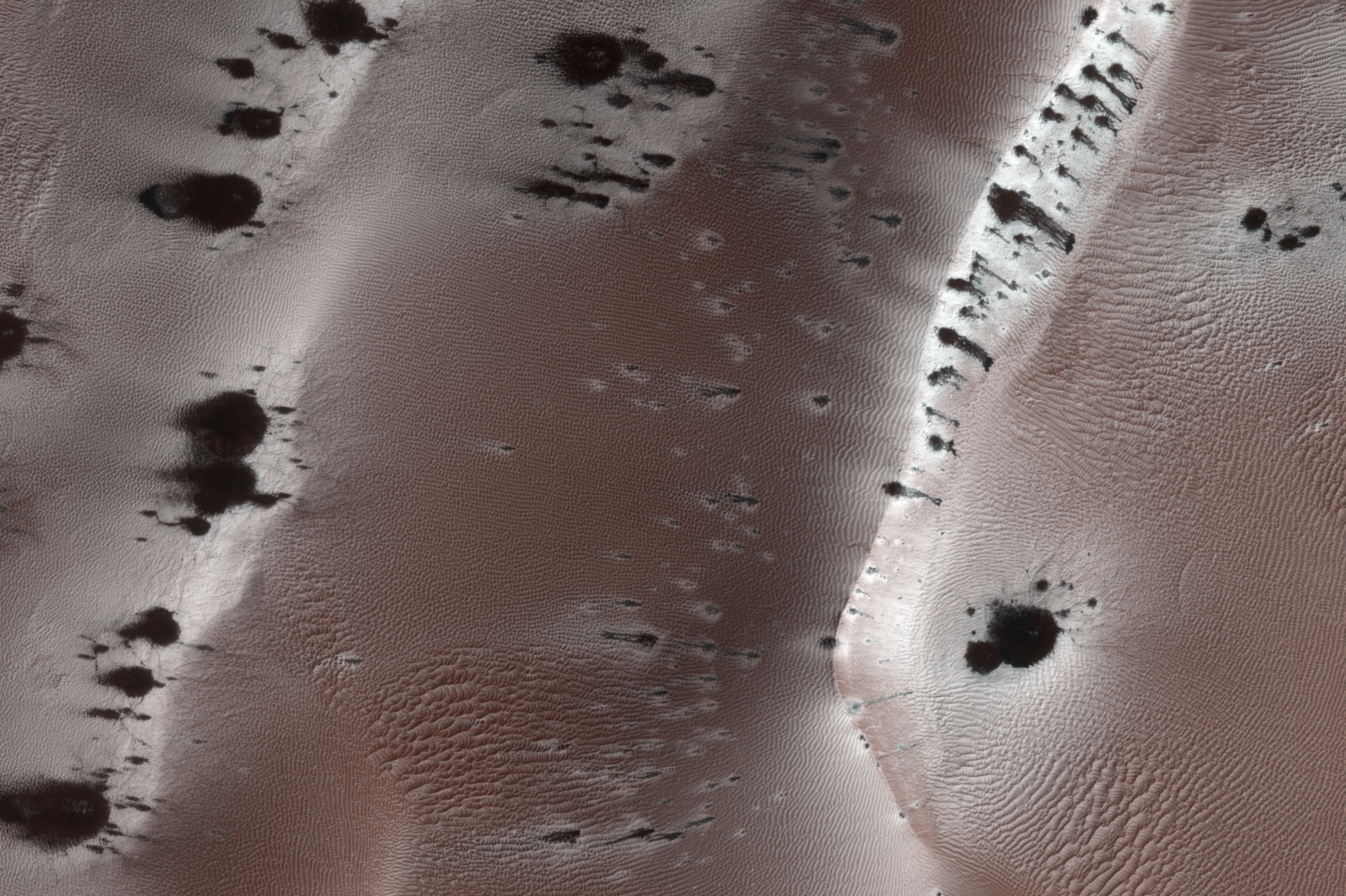 Hirise_dark_dune_spots.jpg