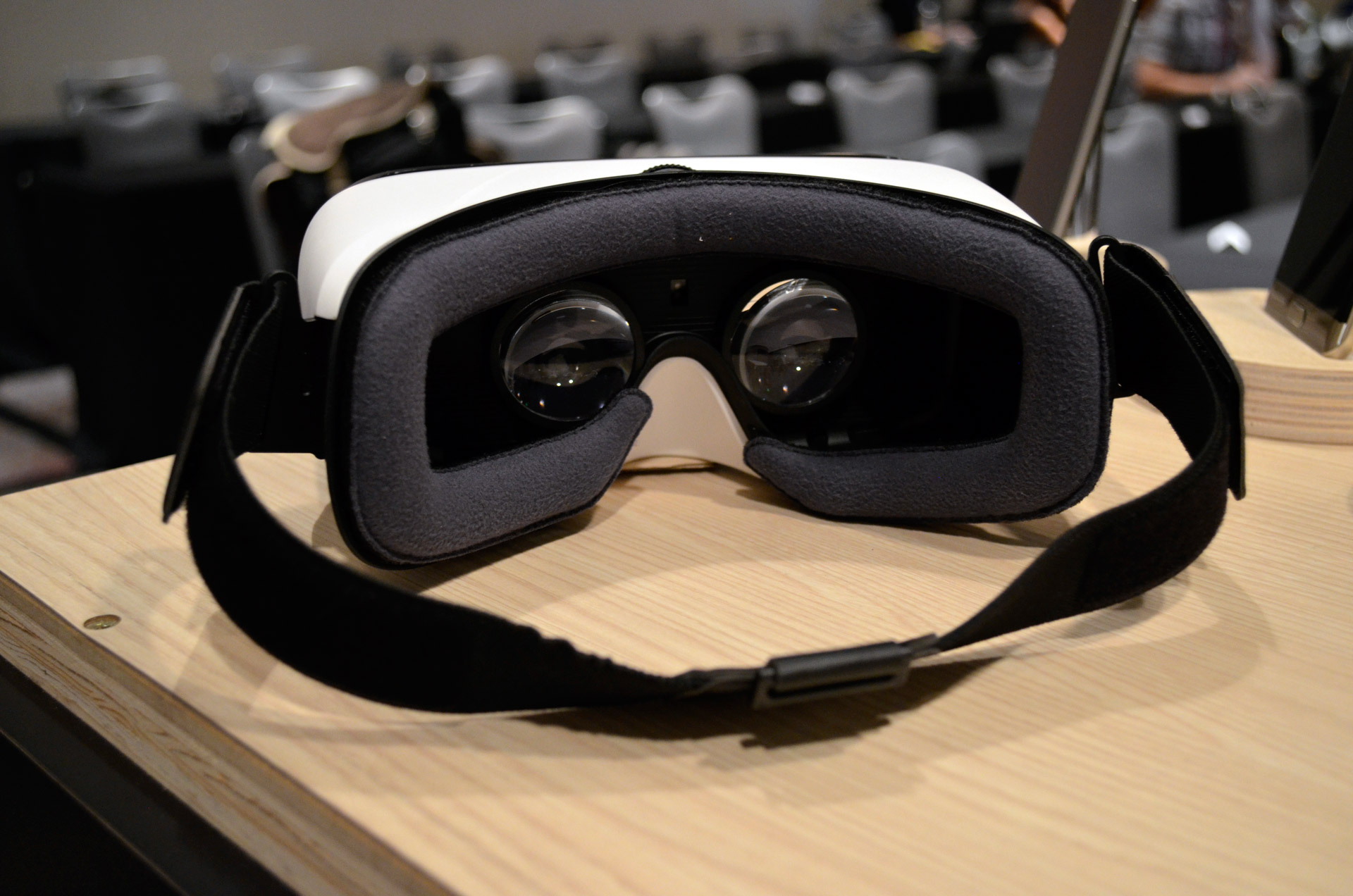 samsung-gear-vr-consumer-version-3.jpg