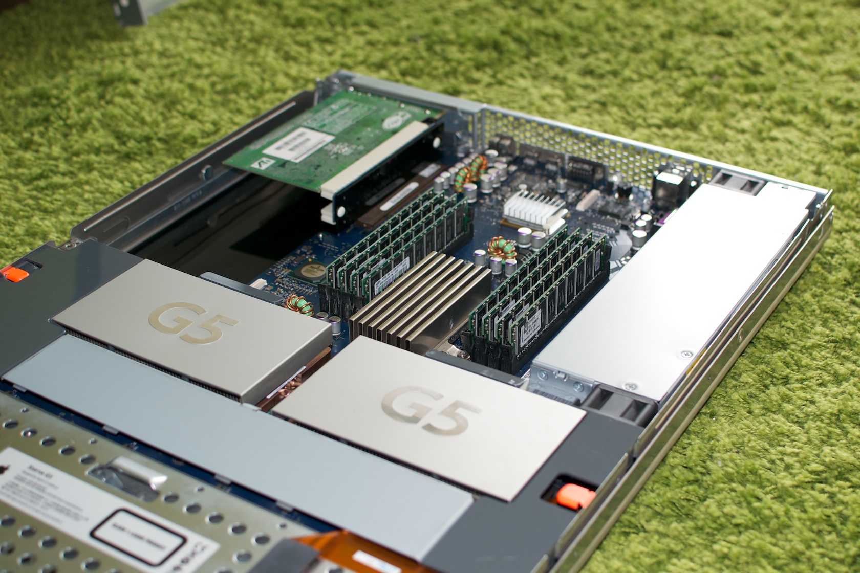 xserve_g5_03.jpg