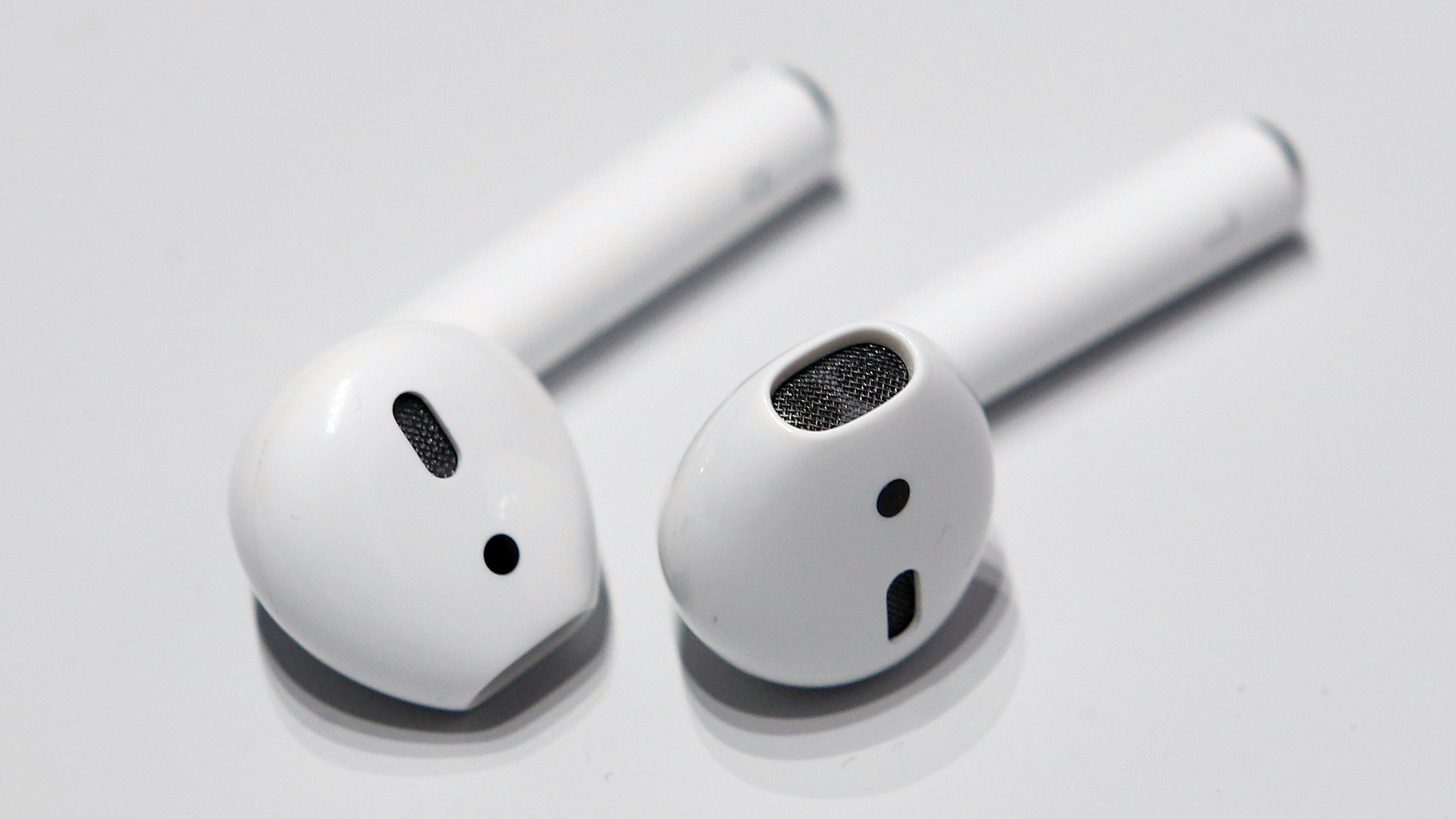 apple-airpods-review-very-useful.jpg