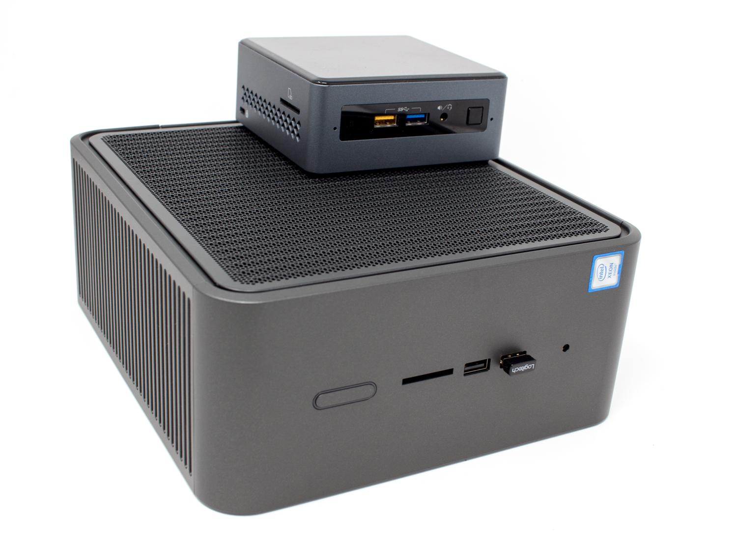 StorageReview-Intel-NUC-9-Pro-Size.jpg