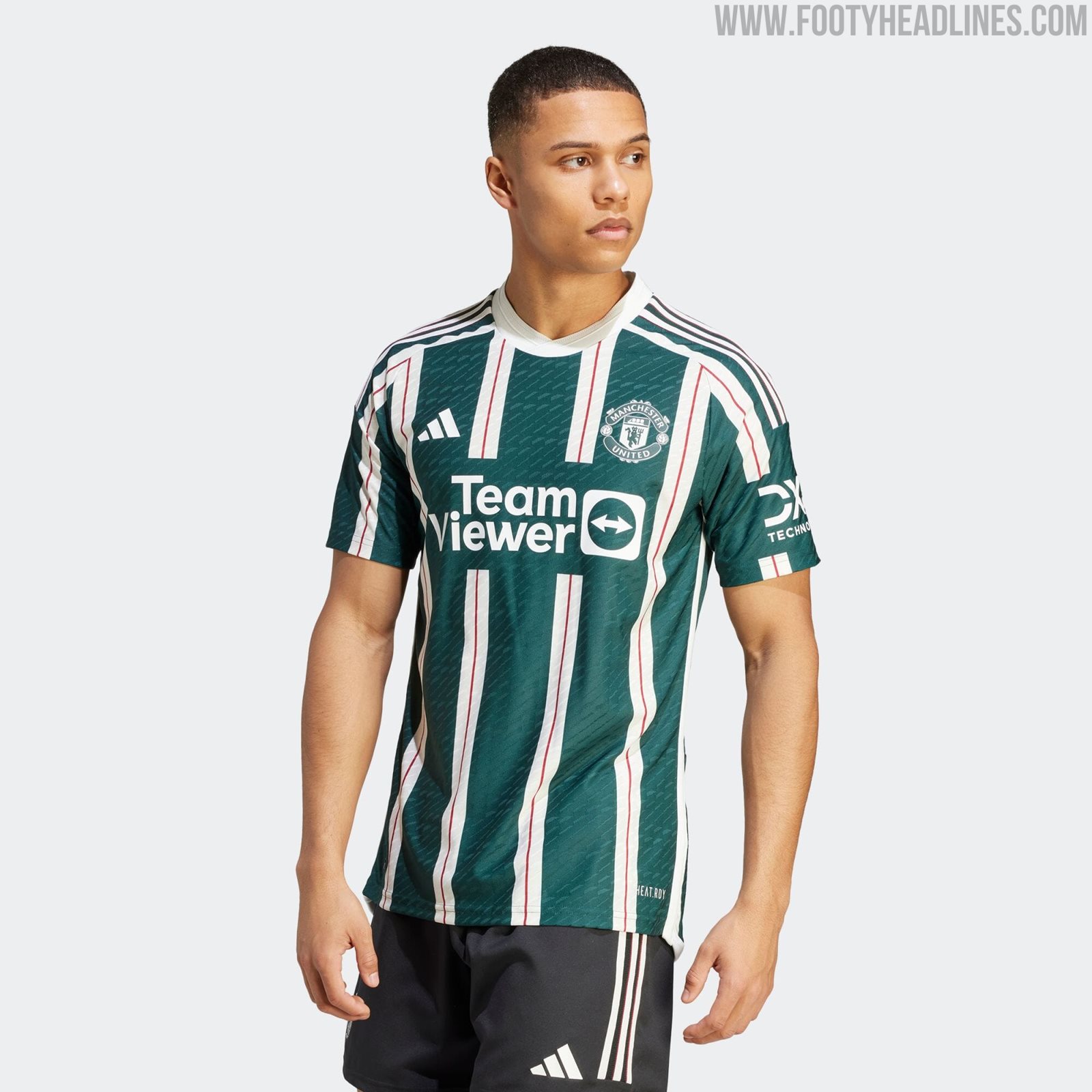 Manchester%20United%2023-24%20Away%20Kit%20%2826%29.jpg