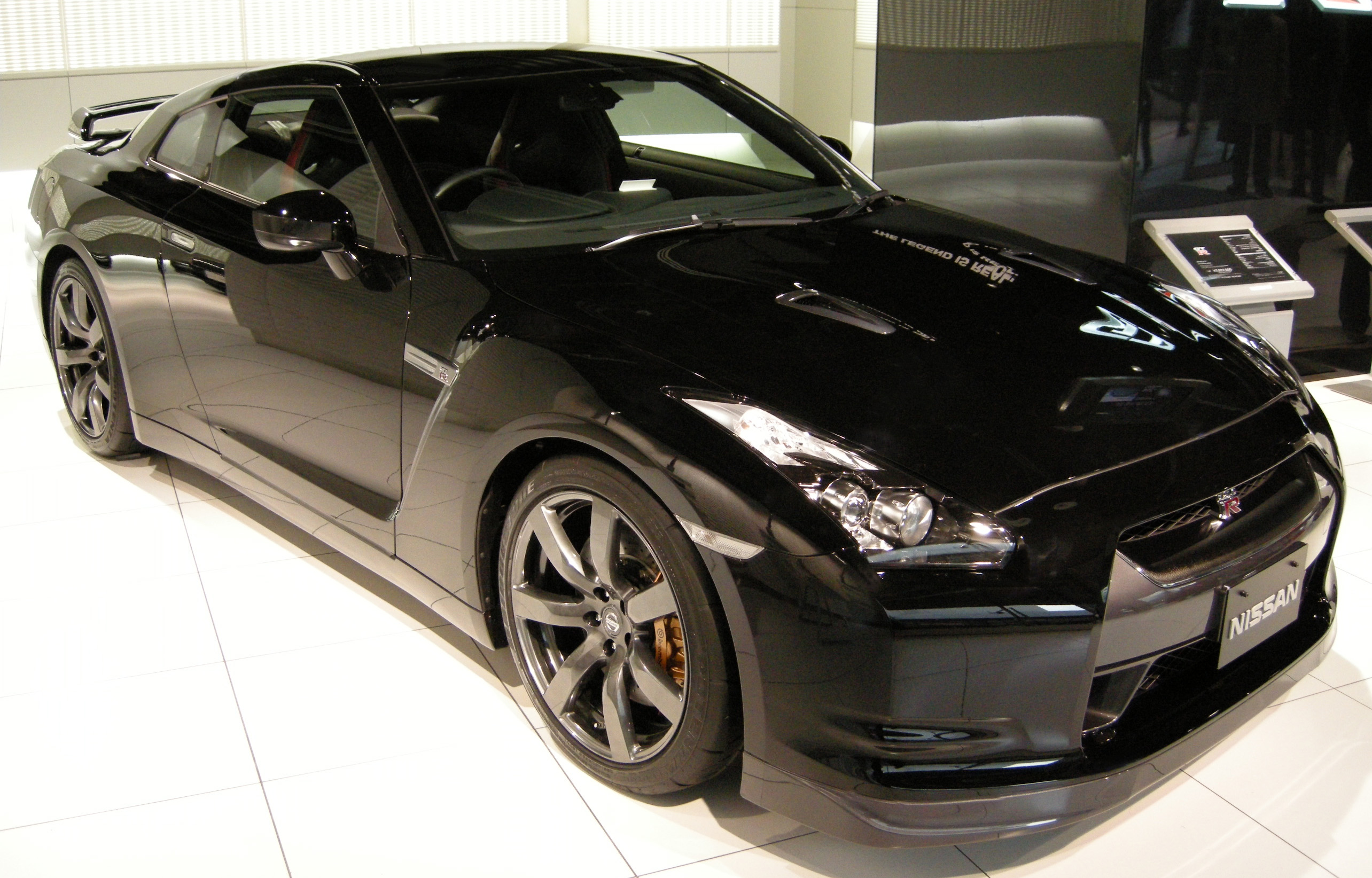 Nissan_GT-R_05.JPG