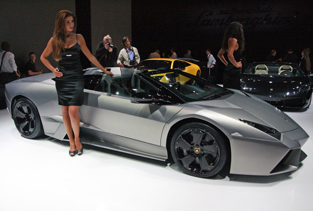 01-reventon-roadster-live_opt.jpg