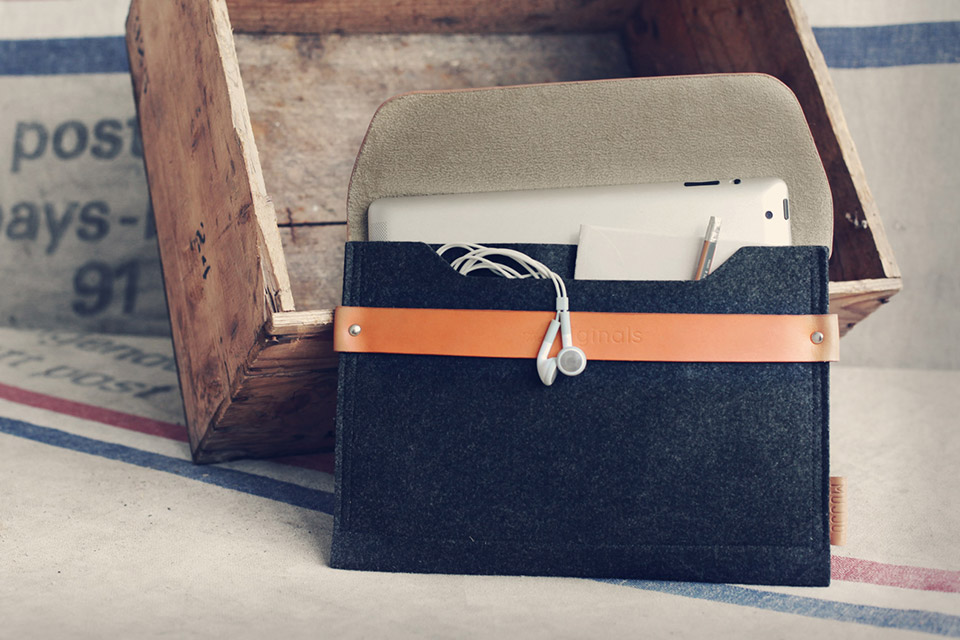 mujjo-ipad-sleeve-3.jpg