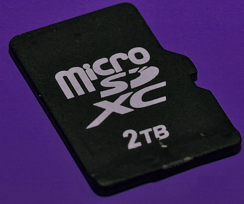 micro-SDXC-2TB.jpg