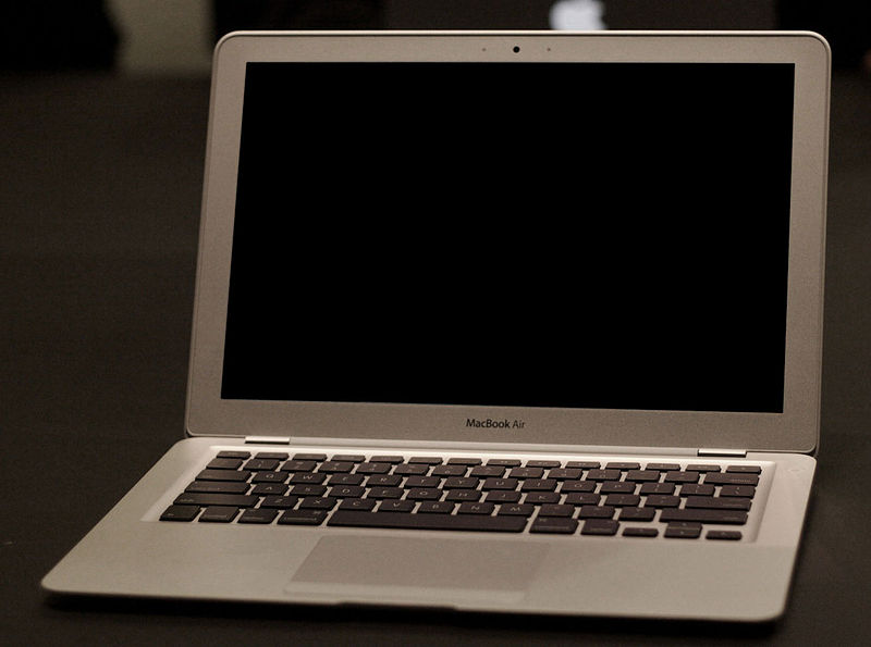 800px-MacBook_Air_black.jpg