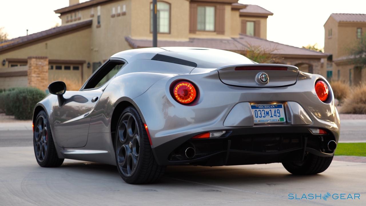 P2151041-alfa-romeo-4C.jpg