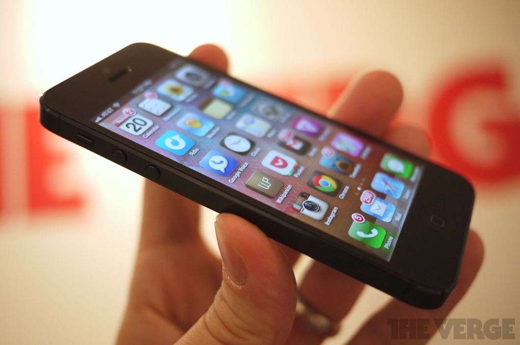 iPhone5_main1_large_verge_super_wide.jpg