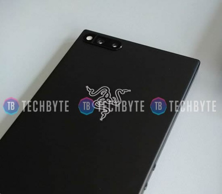 razer_smartphone_leak_01.jpg