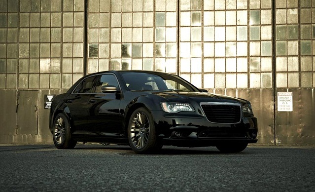 Chrysler-300C-John-Varvatos-Limited-Edition1.jpg