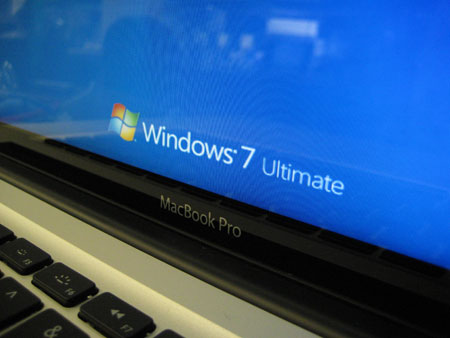 macbookprowindows7closeup.jpg