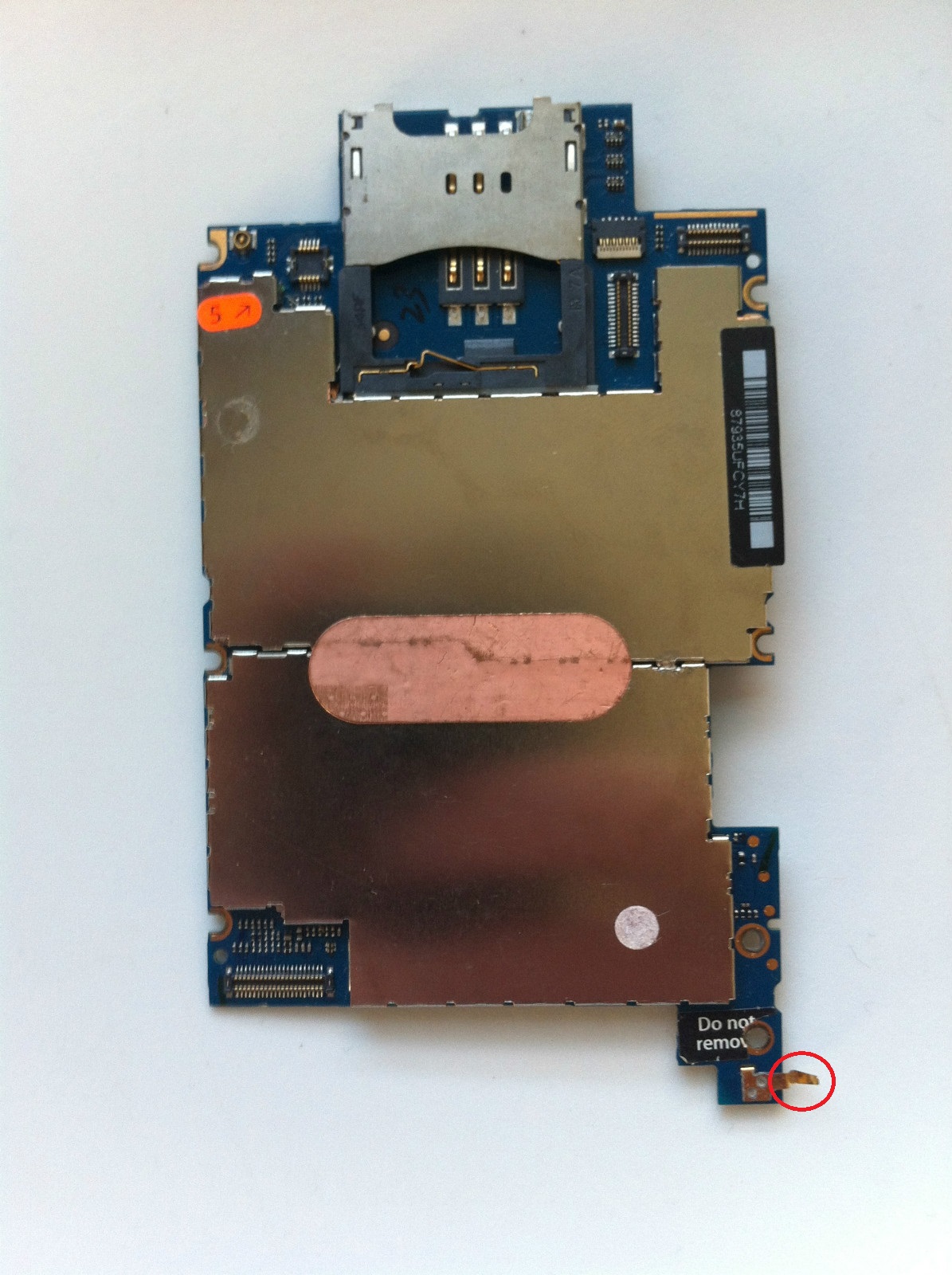 Apple_i_Phone_3_G_Motherboard_8.jpg