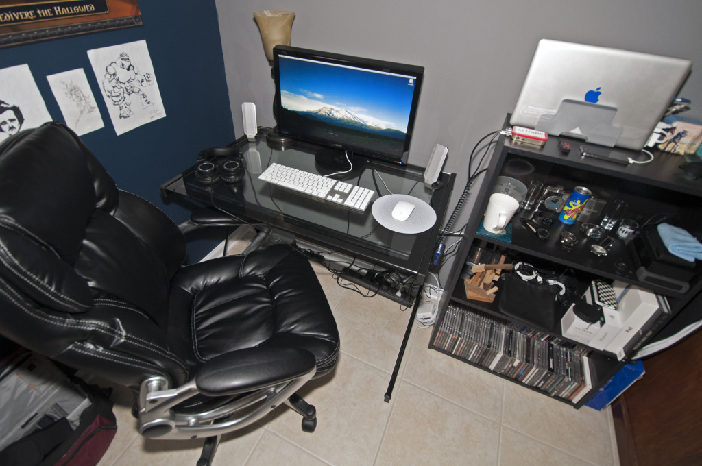 Desk1.jpg