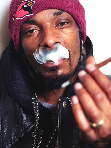 snoop-dogg-smoking.jpg