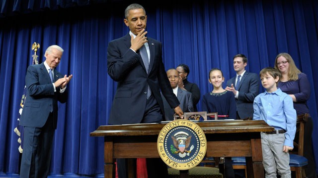 Obama_GunKids.jpg