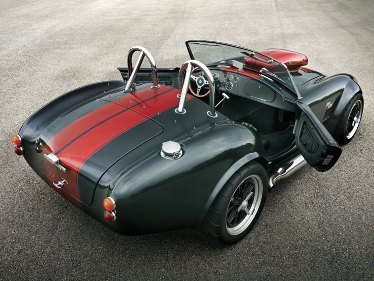 12.9-Litre-Weineck-Cobra-V8-5-740x557.jpg