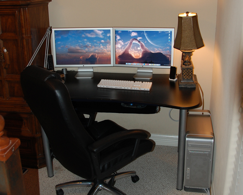 DSC_0156Desk.jpg