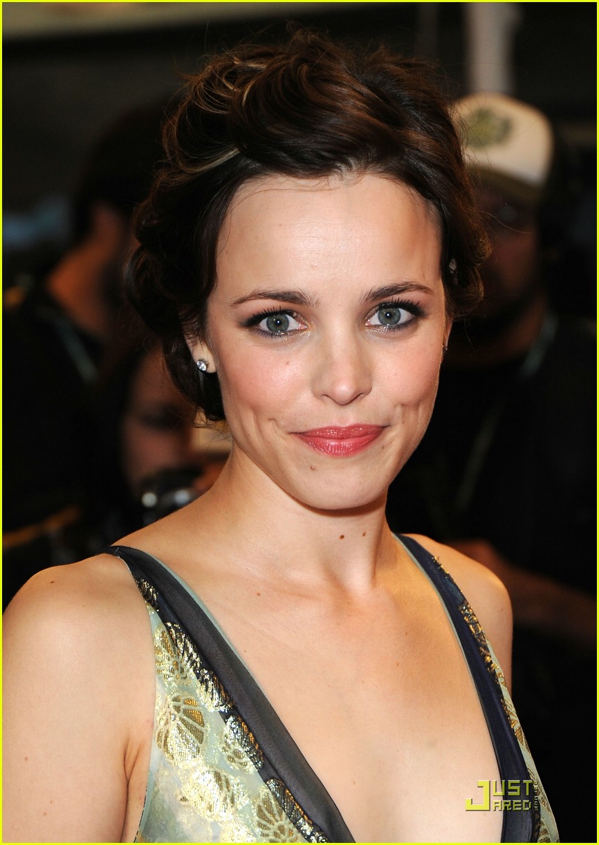 rachel-mcadams-the-lucky-one-07.jpg