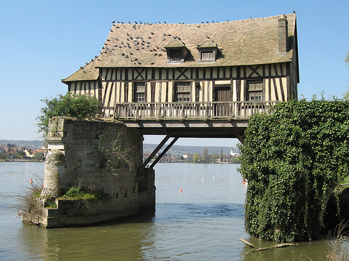 river-house.jpg