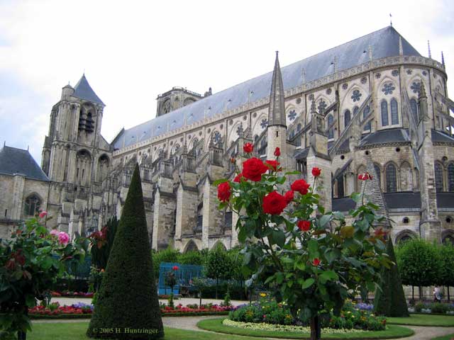 bourges_cathedral_w.jpg