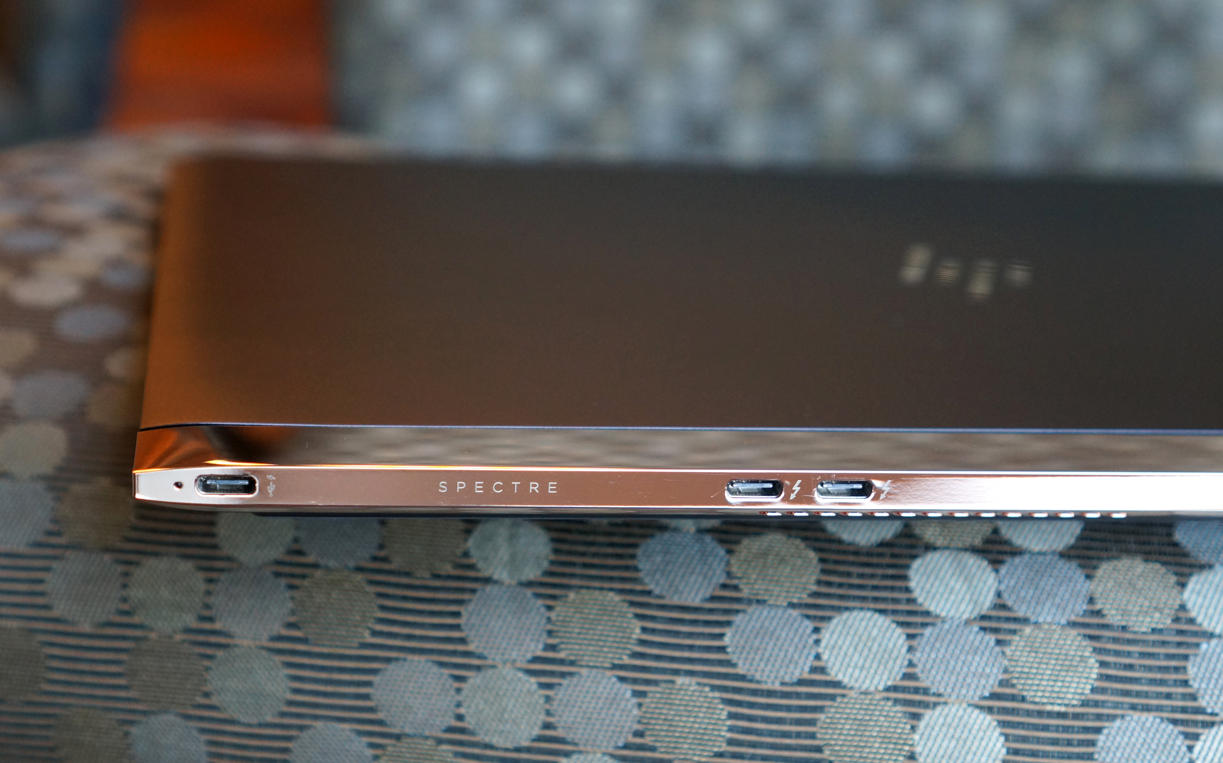 hp_spectre_13_3_back-100652827-orig.jpg