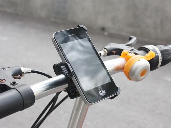 usb-fever-iphone-4-bike-holder.jpg