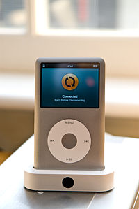 200px-IPod_classic_in_dock.jpg