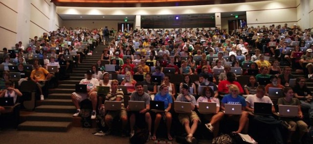 macbooks-college-640x295.jpg